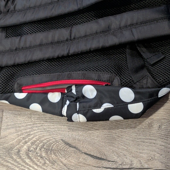 Lug Hopper - Picture 3 of 5